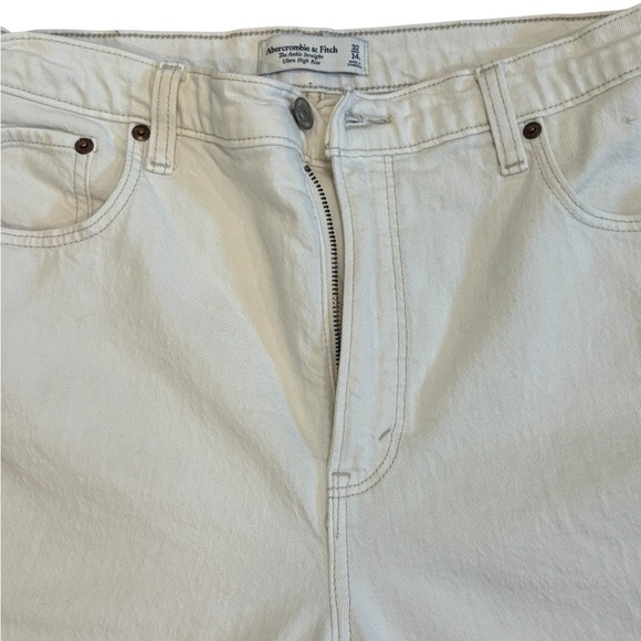 Abercrombie & Fitch Women's Ultra High Rise Ankle Straight Jean Size 32 - Picture 4 of 6